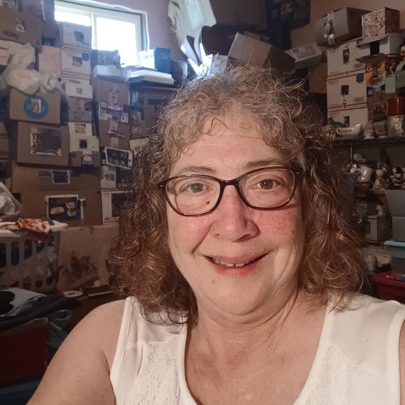 Meet your Posher, Karren - Picture 2 of 2